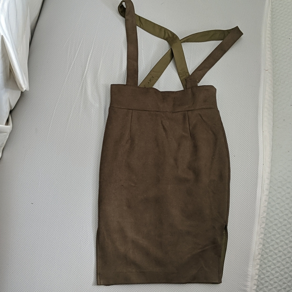 Dabuwawa green pencil skirt with suspenders